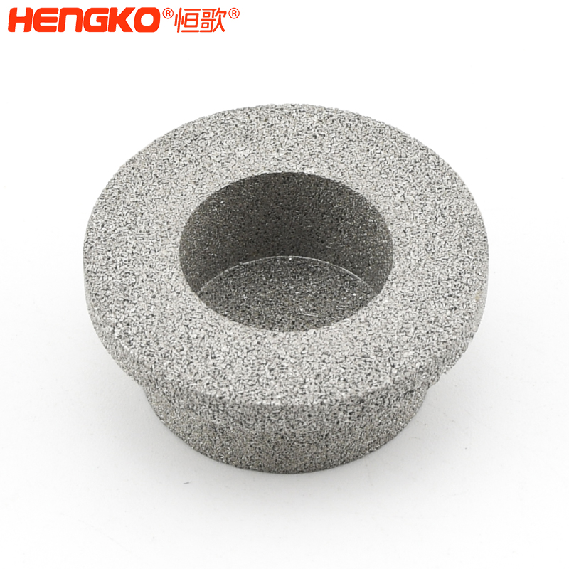 316L不銹鋼多孔介質(zhì)和316不銹鋼法蘭濾芯     -DSC_7354